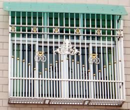 荊州防盜窗選購指南 了解價格與武漢鑫升偉業鋼絲繩網的優勢